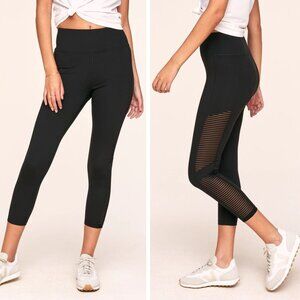 New! Walk Pop Black Workout Side Mesh Capri Leggings Size XS 47922